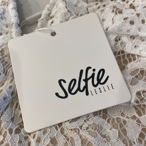 Selfie Leslie Shea V-Bust Ruched Lace Mini Dress White Small NWT SOLD OUT - Picture 9 of 10